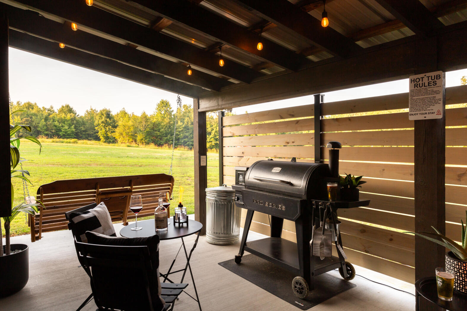 star buck cabin: patio