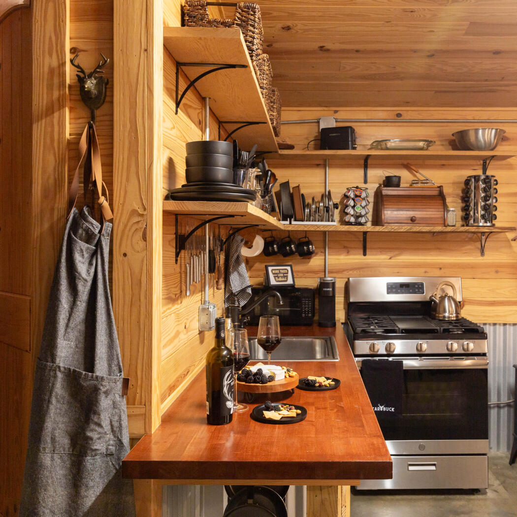 star buck cabin: kitchen
